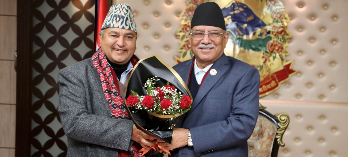 नवनियुक्त मुख्यमन्त्री जमकट्टेलले बालुवाटार पुगेर प्रधानमन्त्रीलाई भेटे 
