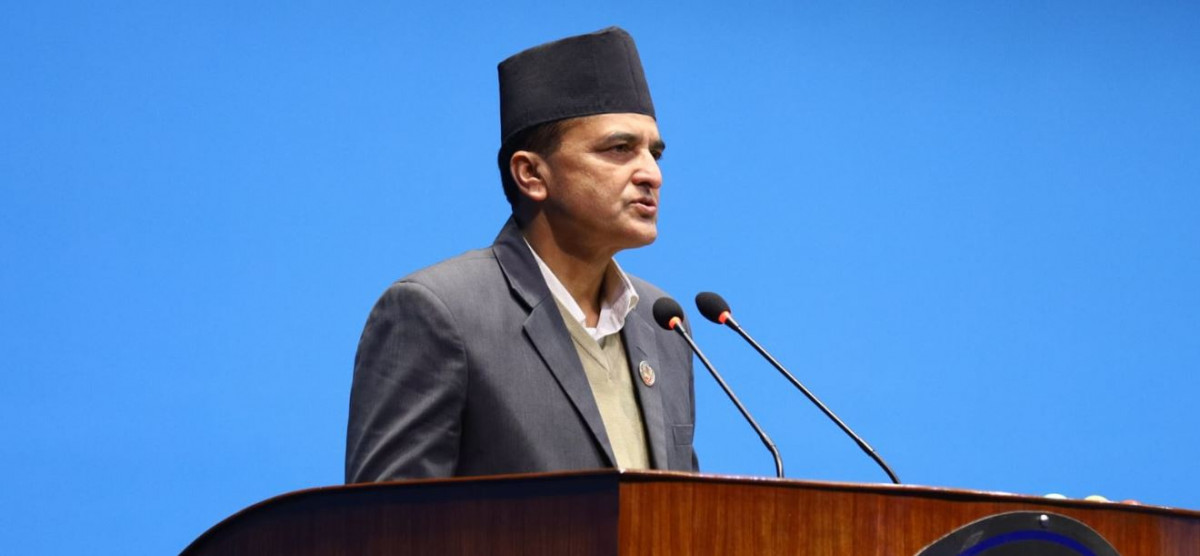 काँग्रेस सबैबाट लाभ लिने तर अरुलाई हस्तान्तरण नगर्ने पार्टी : योगेश भट्टराई