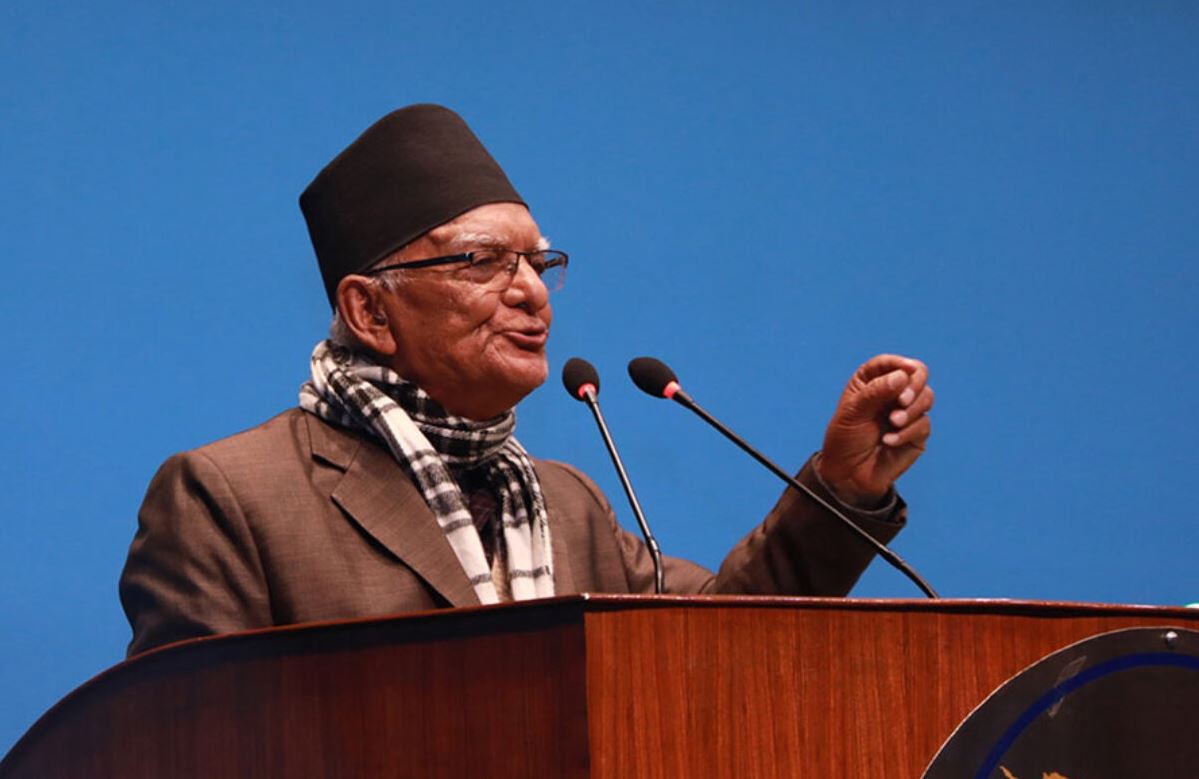 भुटानी शरणार्थी प्रकरणबारे चित्रबहादुरले भने भ्रष्टाचारीलाई जोगाउन १२० जना कालोकोटधारीहरुले बल लगाइरहेका छन्
