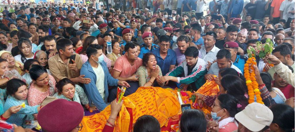 मन्त्री भएर पहिलो पटक गृह जिल्ला जानेक्रममा कानुनमन्त्री सिंहको दुर्घटनामा निधन