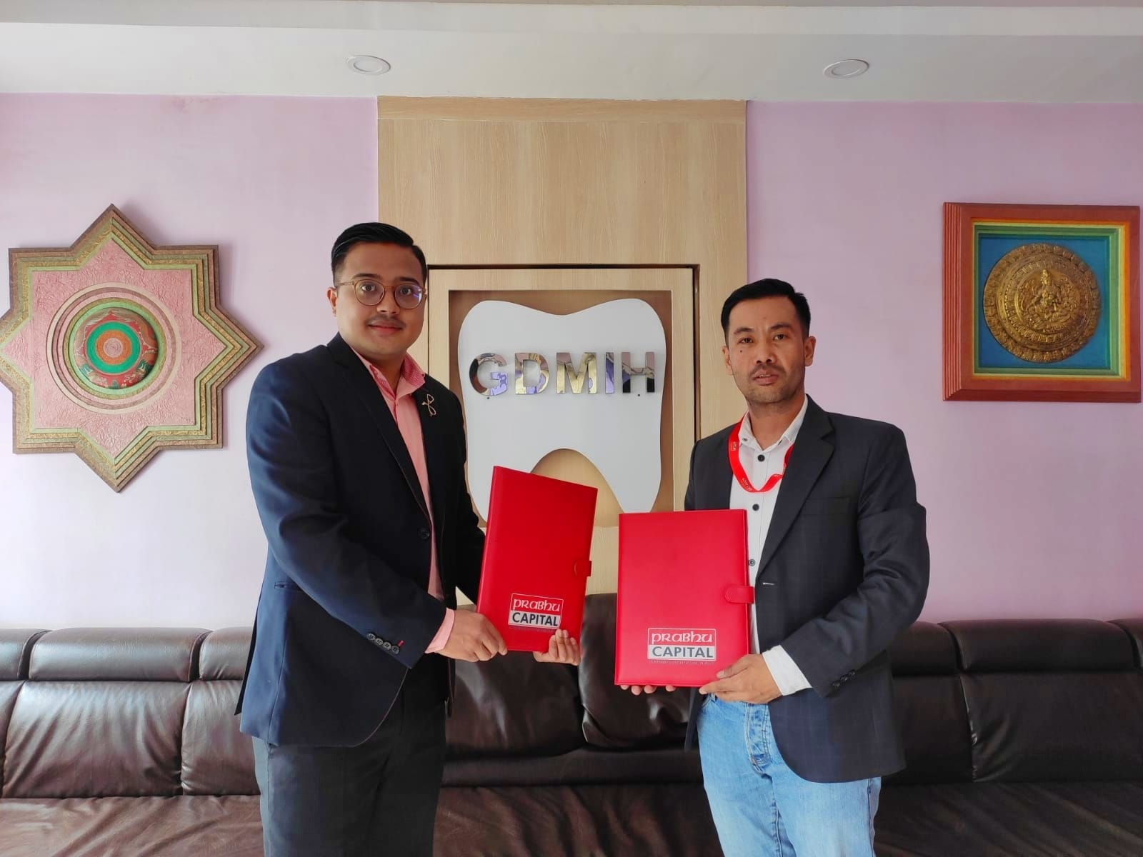 प्रभु क्यापिटल लिमिटेडका हितग्राही खाताहरुलाई गुह्येश्वरी डेन्टलमा छुट