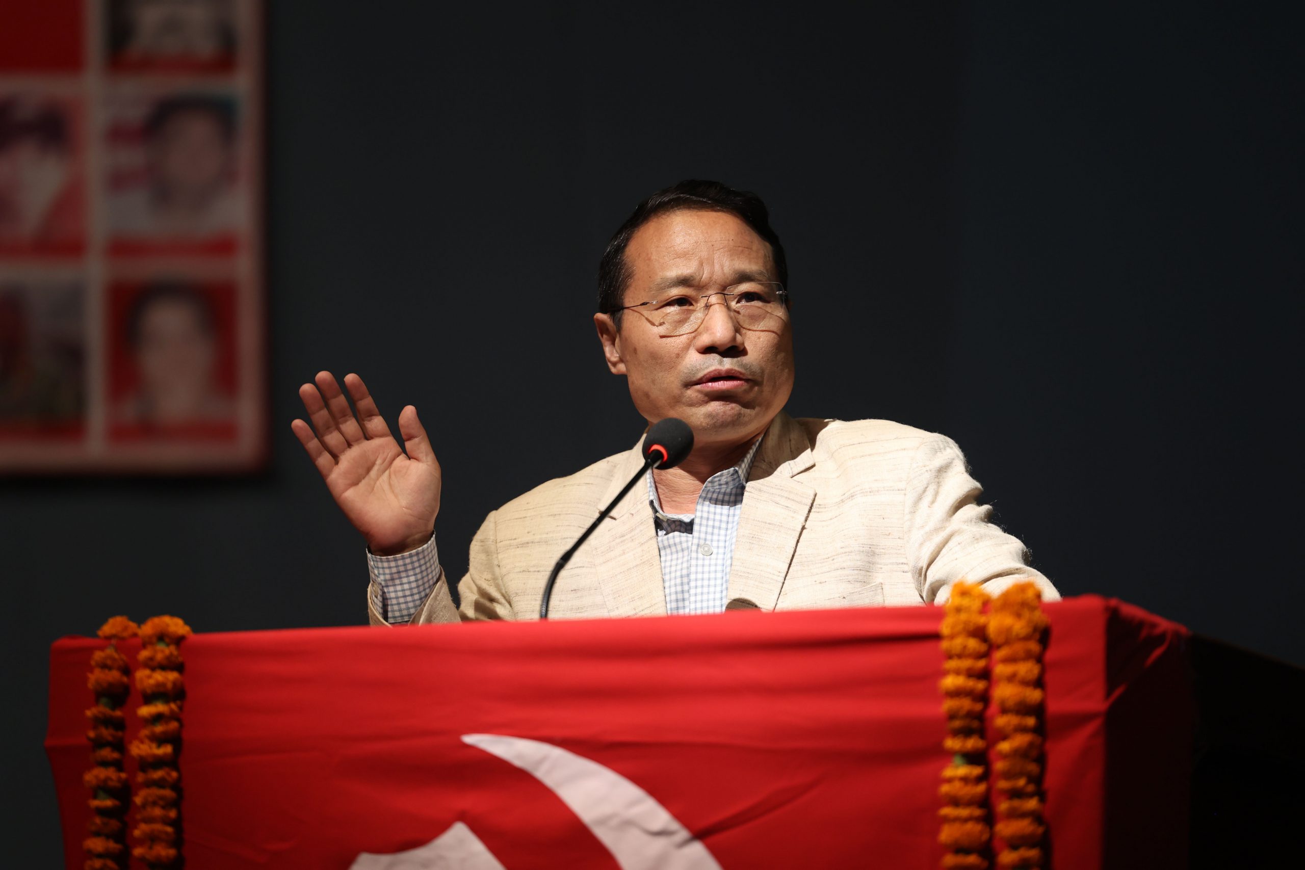 प्रचण्डको विकल्प कसैले खोजेको छैन