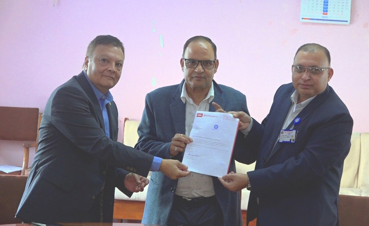 हिमालयन बैंकद्धारा कान्ति बाल अस्पताललाई सहयोग
