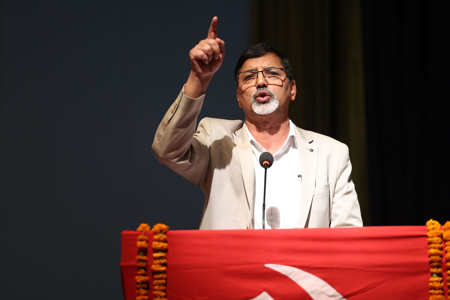 उपमहासचिव शर्माले दिए पार्टी अध्यक्ष   प्रचण्डलाई नेतृत्व हस्तान्तरण गर्न सुझाव (पूर्णपाठसहित)