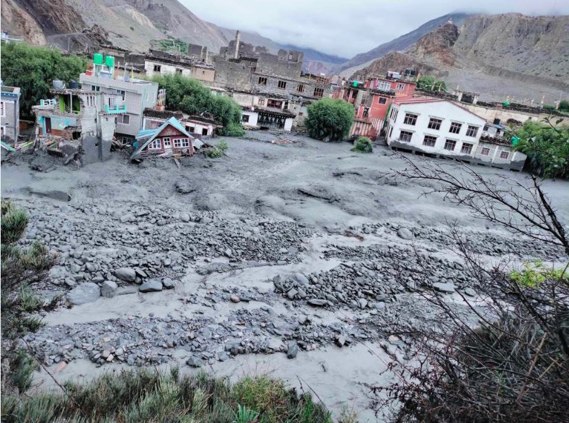 बाढीपहिरामा परी दुई सय ३९ जनाको मृत्यु