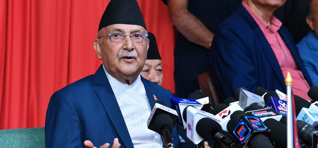 एमाले अध्यक्ष ओलीको प्रश्न : सरकार किन उच्चस्तरीय समितिको नाम सुन्दै तर्सिन्छ ?