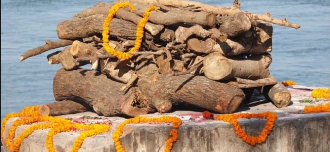 बाबु छोराको एउटै चितामा अन्त्येष्टि
