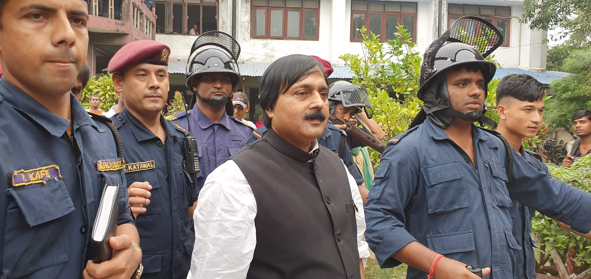पूर्वमन्त्री आलमलाई सफाइ दिने न्यायाधीशहरु विरुद्ध उजुरी