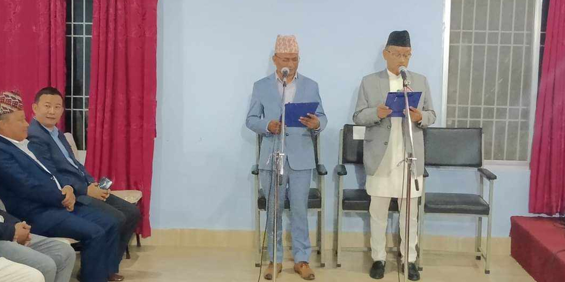 कोशीका नवनियुक्त दुई मन्त्रीले लिए शपथ, एमाले बाहिरियाे