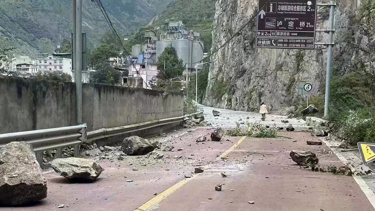 चीनमा भूकम्प : एक सय जनाभन्दा धेरैको मृत्यु