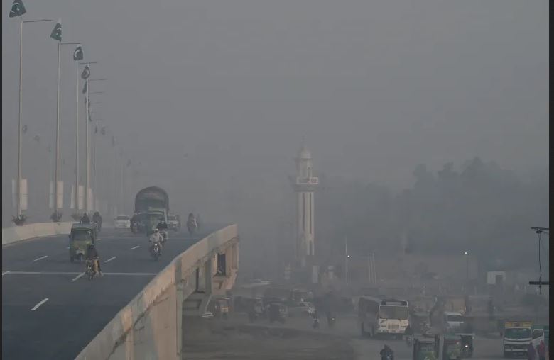 प्रदूषणको खतरनाक स्तरसँग लड्न, पाकिस्तानमा पनि कृतिम वर्षा