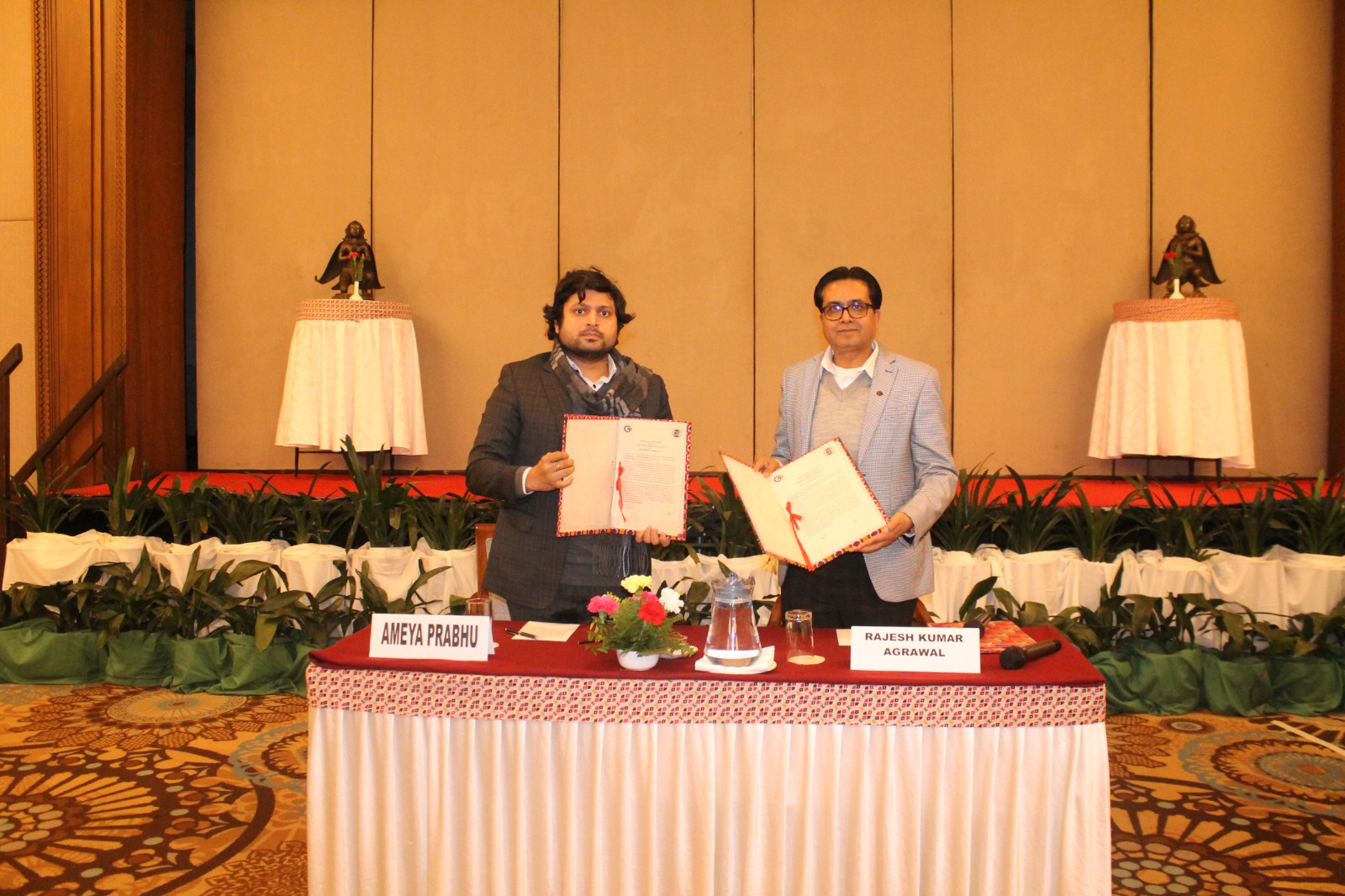 नेपाल उद्योग परिसंघ र ईण्डियन चेम्बर अफ कमर्शबीच आर्थिक सम्बन्ध अभिबृद्धि गर्न सम्झौंता