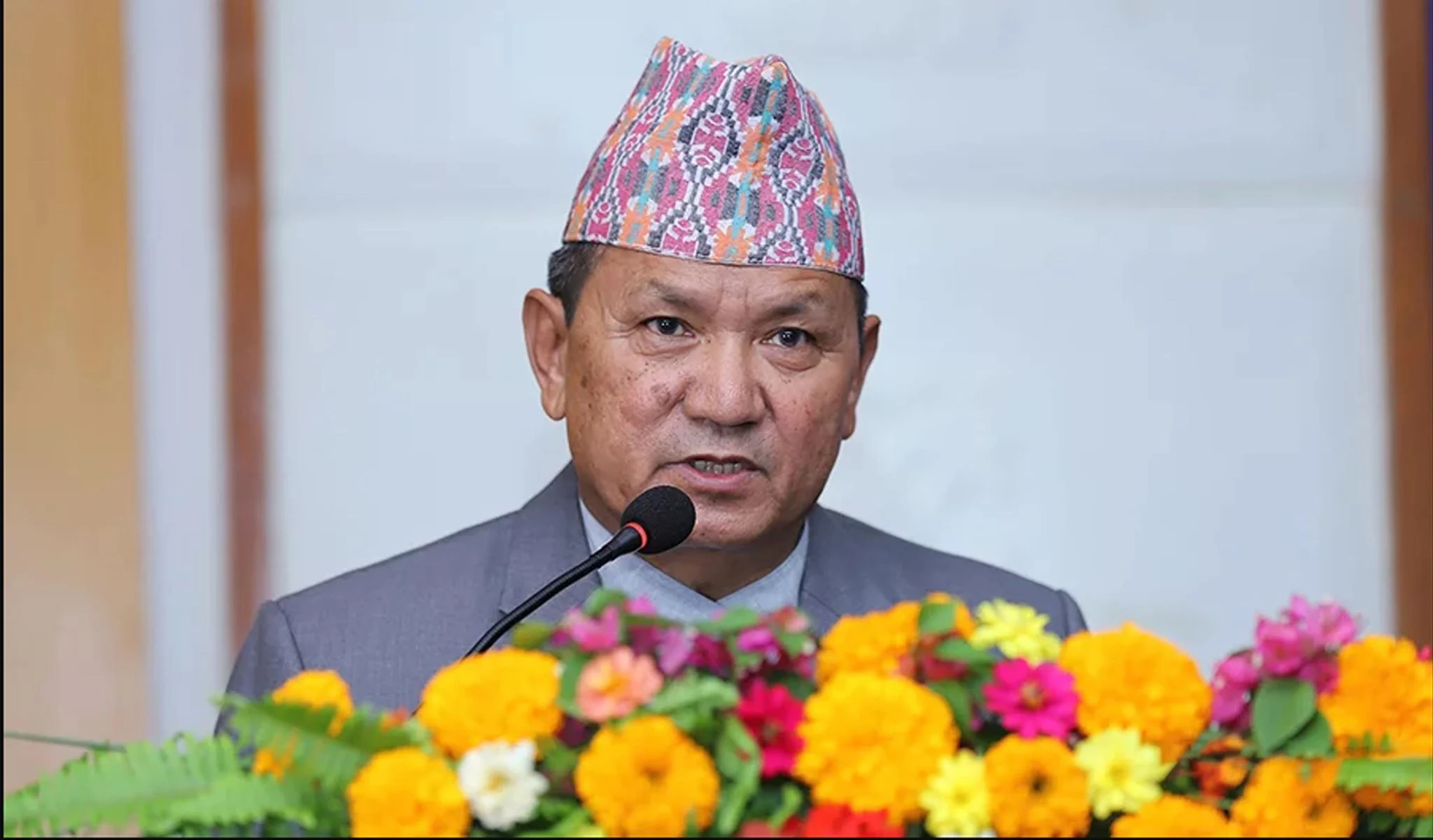 केहि कम्युनिष्ट नेताहरू आफ्नै घर डढाएर खरानीको टीका लगाएर हिंडे