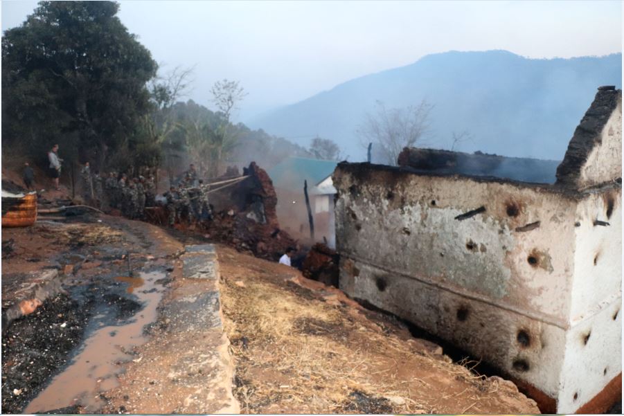 टक्सारको मालबाँसेमा आगलागी एघार घर जले