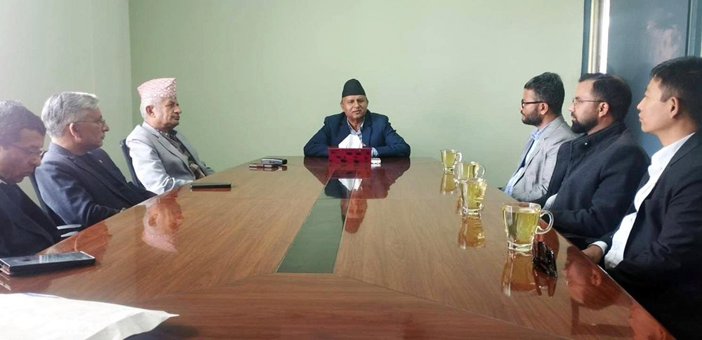 एमाले पार्टी कार्यालय अध्ययन भ्रमणमा पुगे रास्वपाका नेता