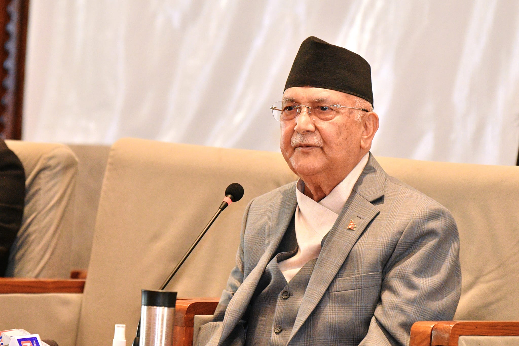 सत्ता गठबन्धनलाई कमजोर बनाउन नेकपा एसले चालेको कदम अराजनीतिक : अध्यक्ष ओली