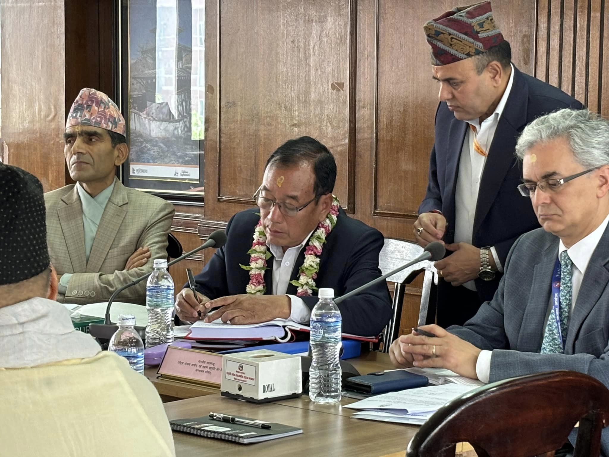 असार एक देखि पशुपतिनाथ मन्दिरको  चारै ढोका खुला गरिने