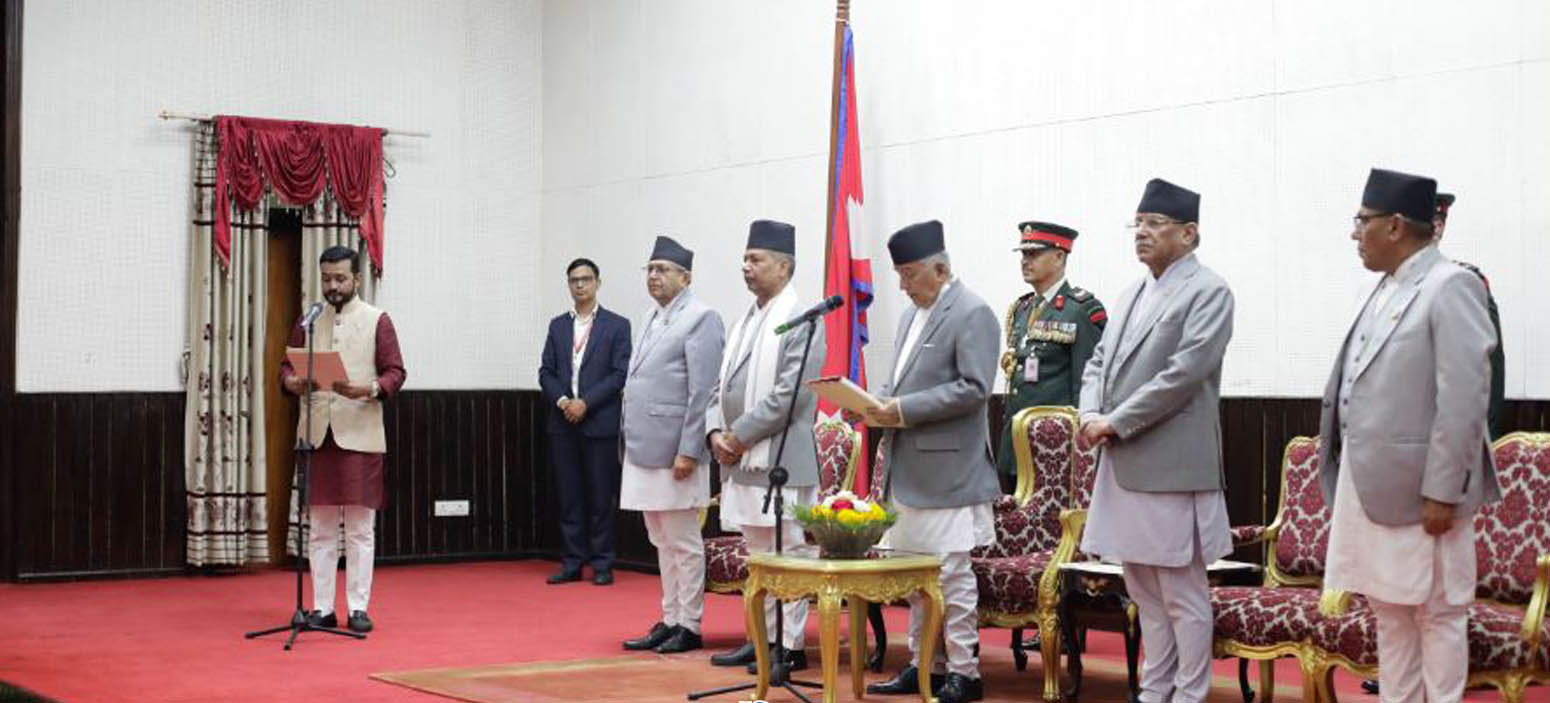 जसपाका प्रदीप यादवले लिए स्वास्थ्यमन्त्रीको शपथ