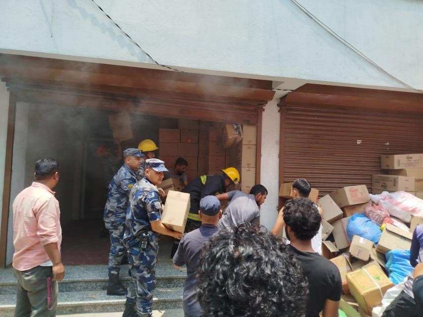 तिनकुनेस्थित एक घरमा लागेको आगलागी नियन्त्रणमा