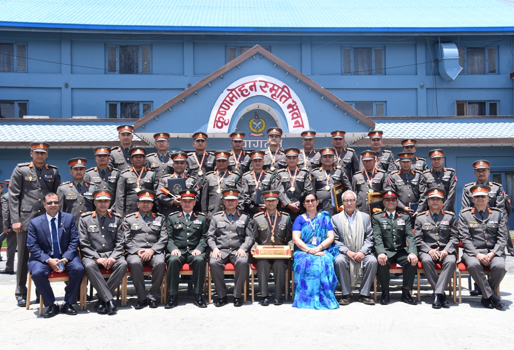 आठौँ एपीएफ कमाण्ड तथा स्टाफ कोर्ष समापन