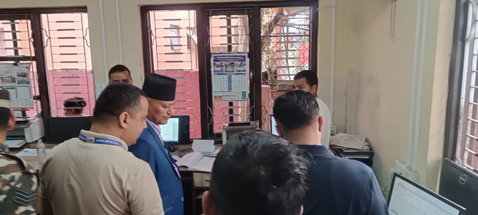 मन्त्री अधिकारीले गरे नापी कार्यालय ललीतपुरको अनुगमन