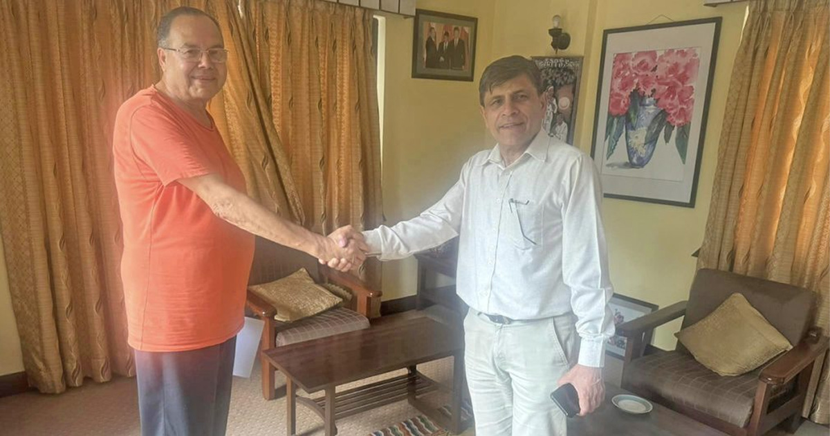 एकीकृत समाजवादीको अध्यक्षमा झलनाथको समर्थन घनश्यामलाई