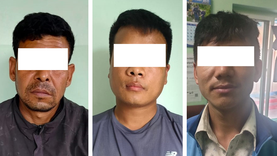 लाईट स्टोन देखाई ठगी गर्ने तीन जना पक्राउ