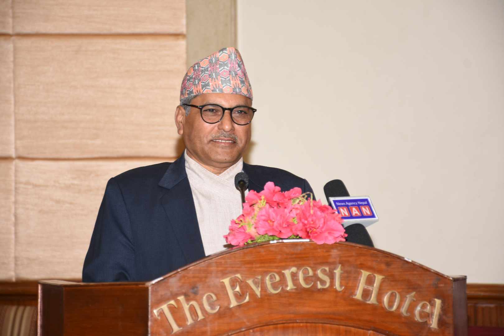 गभर्नर अधिकारीमाथि जाँचबुझ गर्न गठित समिति रद्द