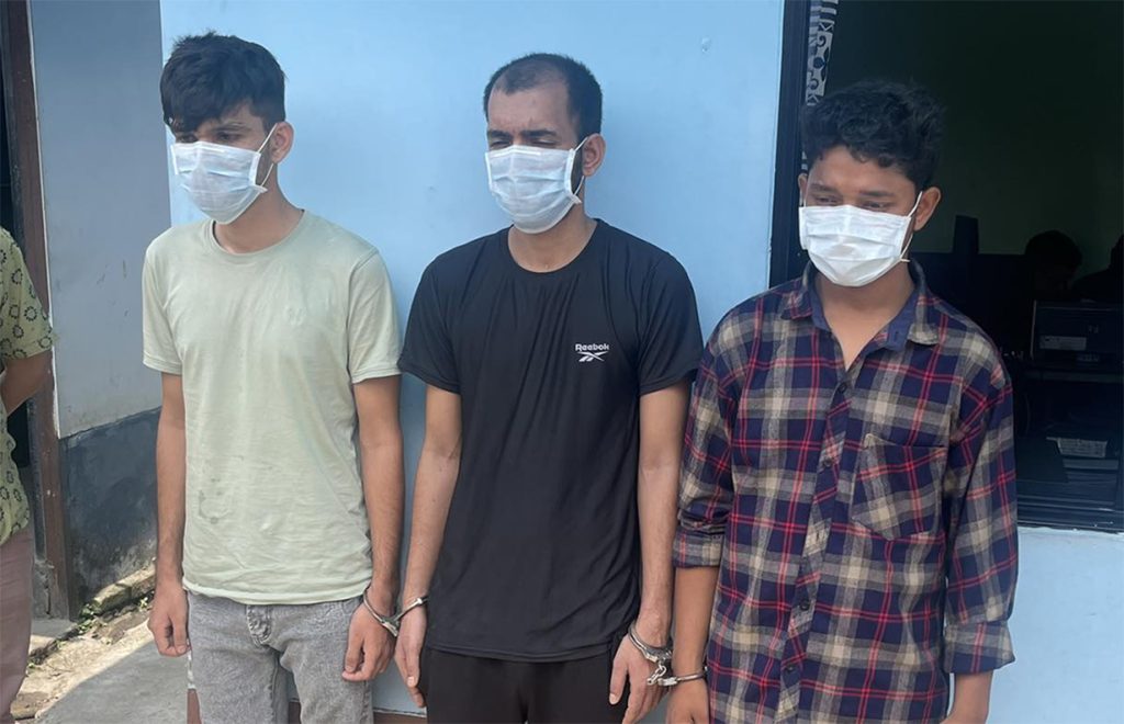 विभिन्न देशहरूमा पठाई दिन्छु भन्दै करिब १५ करोड रूपैयाँ ठगी गर्ने तीन जना पक्राउ