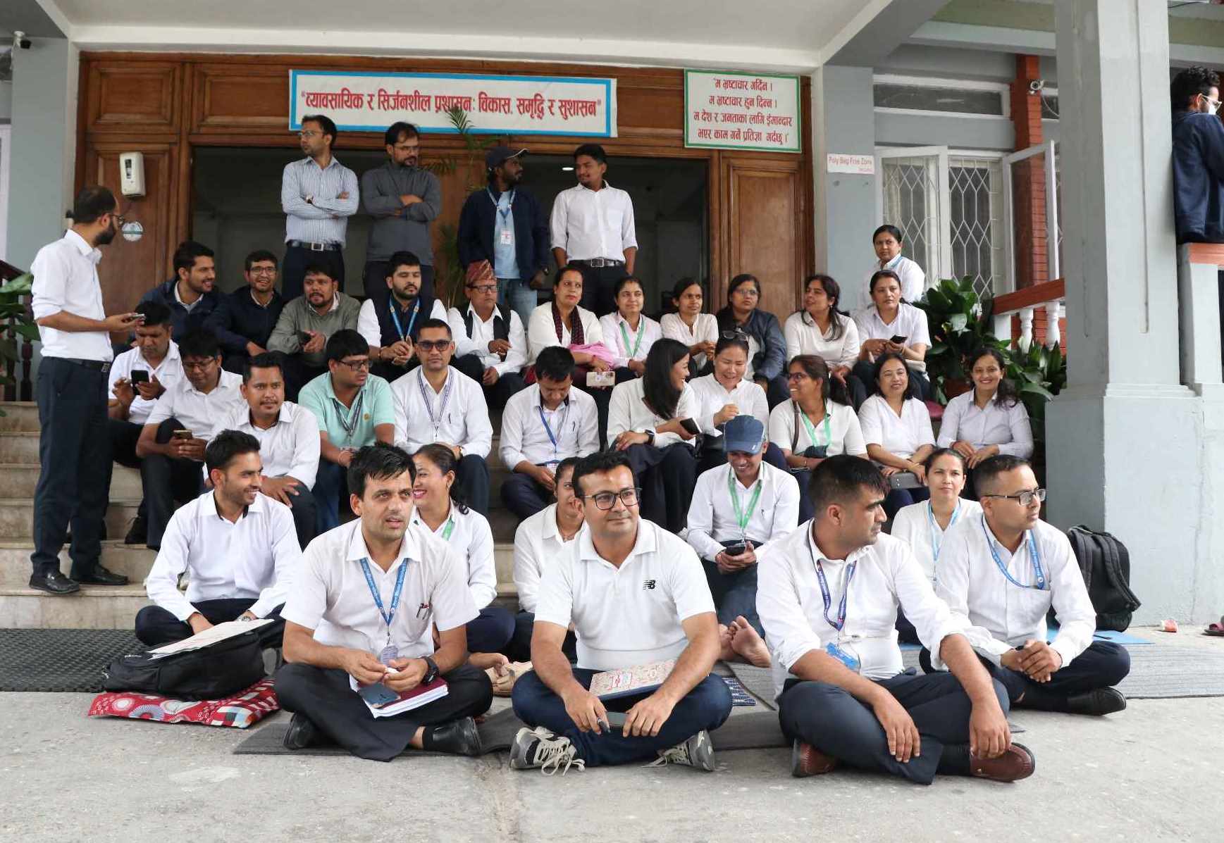 मन्त्रीको आश्वासनपछि कृषि मन्त्रालयमा जारी आन्दोलन स्थगित