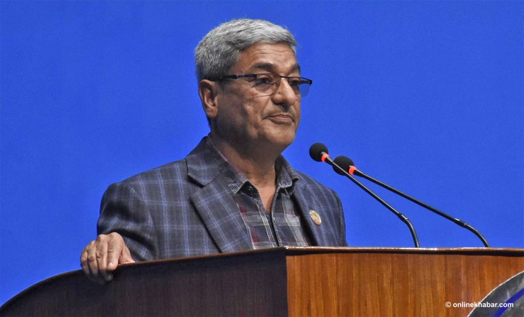 प्रचण्डप्रति रमेश लेखकको कटाक्ष : प्रचण्ड प्रतिपक्षमा बस्न सुहाउने व्यक्ति