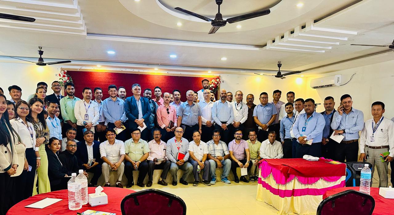 कोशी प्रदेशस्थित बीमकका प्रदेश तथा शाखा कार्यालयका कर्मचारी र बीमा सर्भेयरहरूसँग अन्तरक्रिया