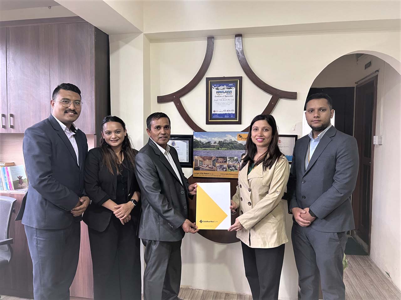 सिद्धार्थ बैंकका ग्राहकहरुलाई जङ्गल भिल्ला रिसोर्टमा १५ प्रतिशतसम्मको छुट