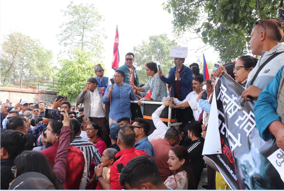 रवि पक्राउको विरोधमा पोखरामा रास्वपा कायकर्ताले आजपनि गरे प्रदर्शन