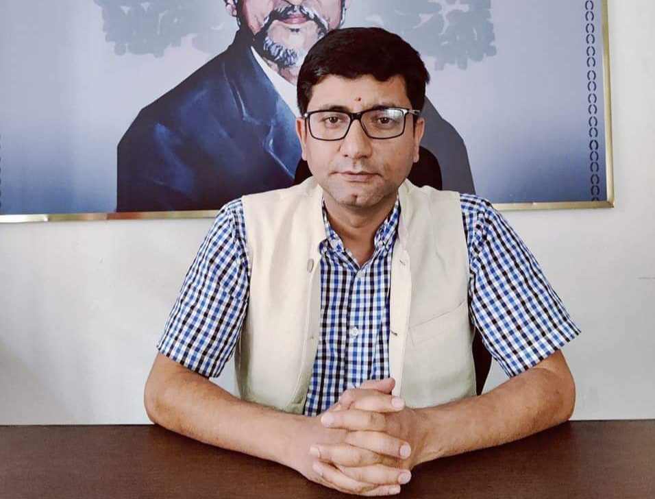 नेपाली कांग्रेसका केन्द्रीय सदस्य अजयबाबु शिवाकोटी पक्राउ