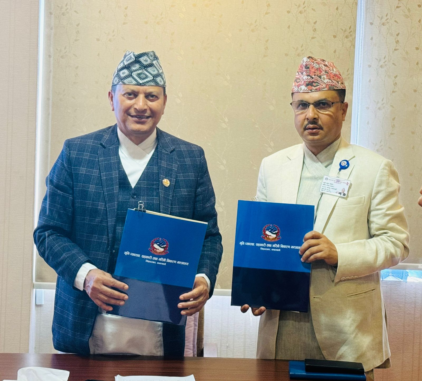 भूमिब्यवस्था मन्त्री अधिकारी र सचिवबिच कार्यसम्पादन सम्झौता