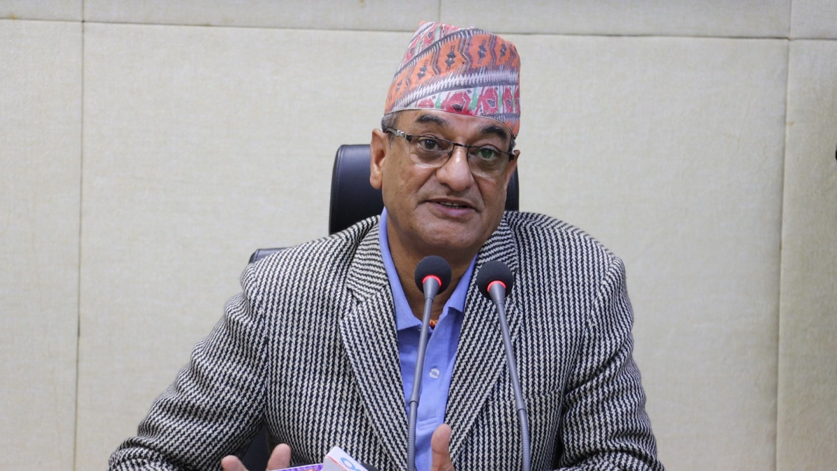 हेलिकप्टर प्रयोग गरेर भए पनि राहत वितरणलाई प्रभावकारी बनाउन गृहमन्त्रीको निर्देशन