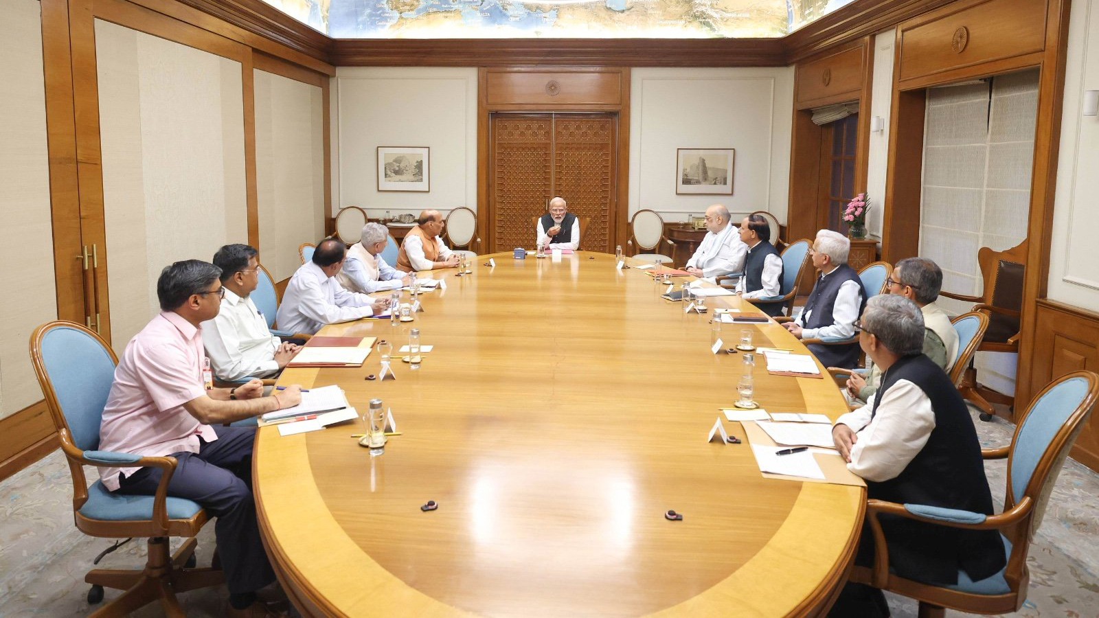 भारत-पाकिस्तान सम्बन्ध झनै चिसियो, पाकिस्तानसँगको जलसम्झौता र कूटनीतिक सम्बन्ध स्थगित