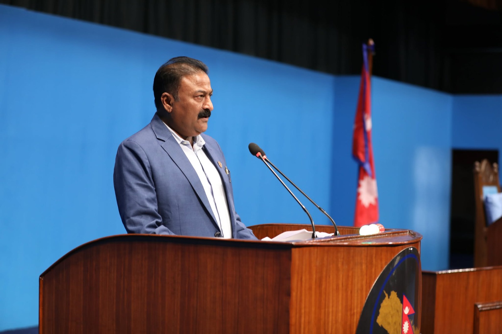 सङ्घीय मामिलामन्त्रीलाई प्रश्न–कुलिङ पिरियडकै कारण निजामती कर्मचारी विधेयक रोकिएको हो ?