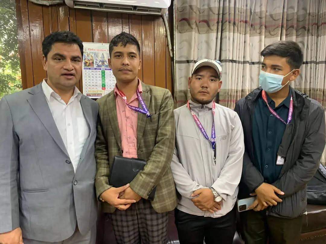 स्वास्थ्य मन्त्री पौडेलसँग स्ववियू बानेश्वर बहुमुखी क्याम्पसद्वारा भेट : विद्यार्थीहरुलाई बीमा पहुँचको माग
