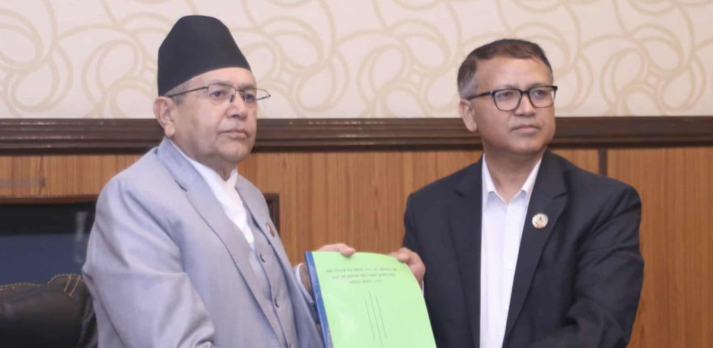 ‘कुलिङ पिरियड’ विवाद: छानबिन समितिले सभामुखलाई प्रतिवेदन बुझायो