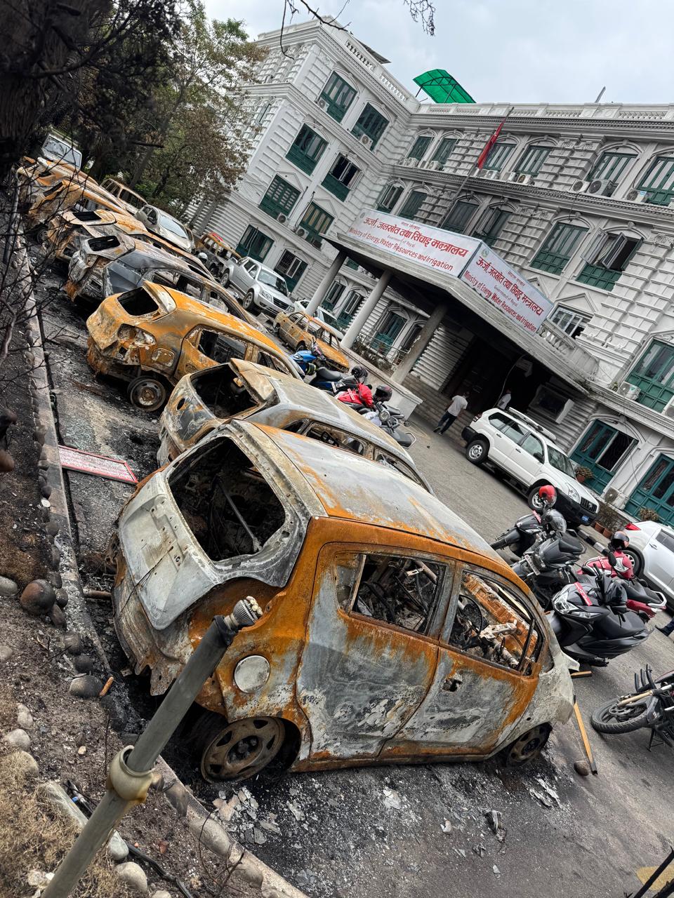 मन्त्री घिसिङद्वारा जलेका सवारीसाधन व्यवस्थापन गर्न निर्देशन