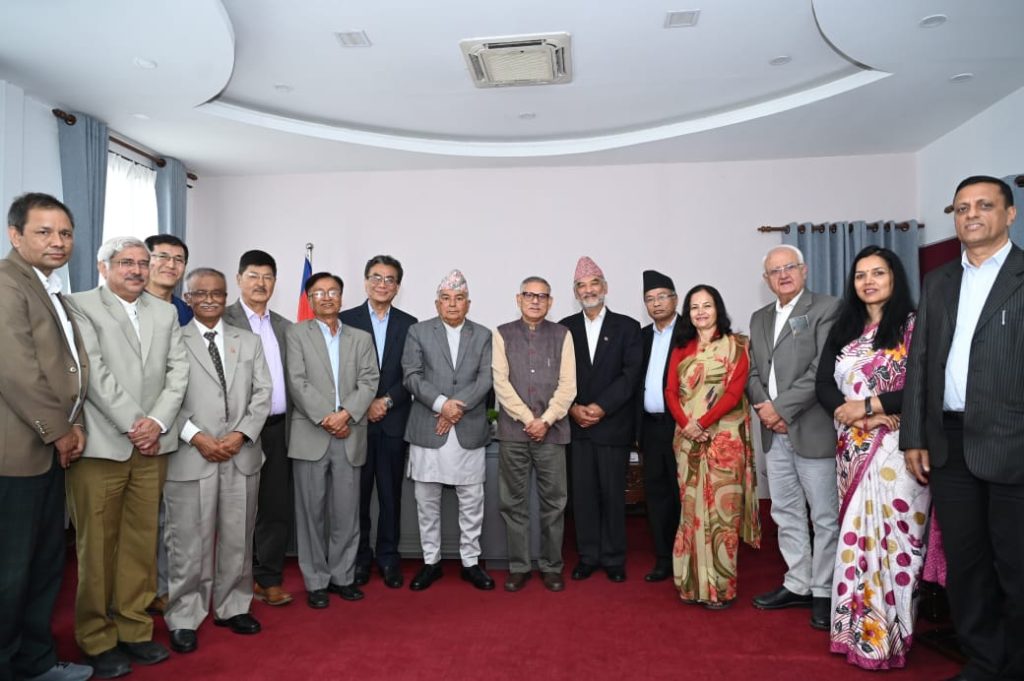 नागरिक समाजका अगुवाले राष्ट्रपतिलाई भेटेर भने – अन्तरिम सरकारको काम चुनावसम्म सीमित रहोस्
