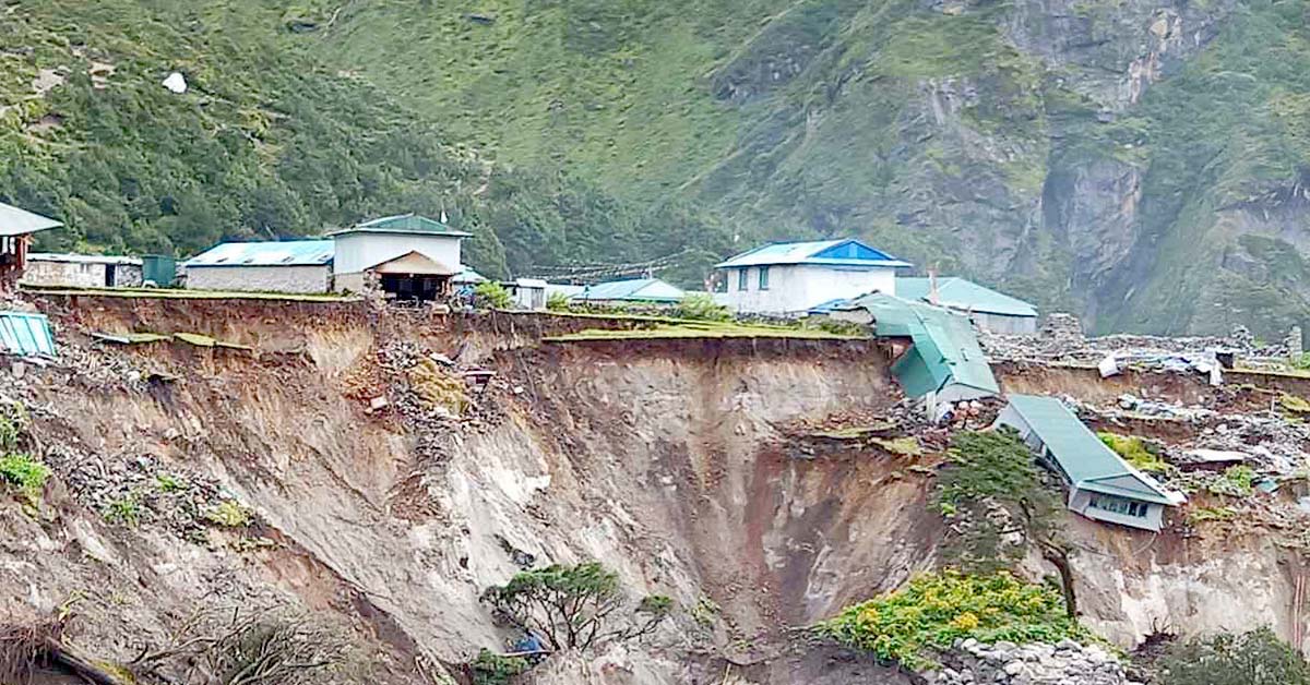 सोलुखुम्बुको थामेखोलामा बाढीले पाँच घर बगायो
