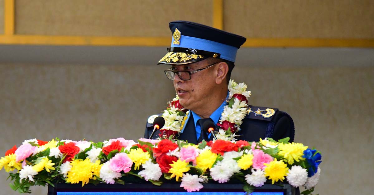 निवर्तमान महानिरीक्षक खापुङलाई विदेश भ्रमणमा रोक