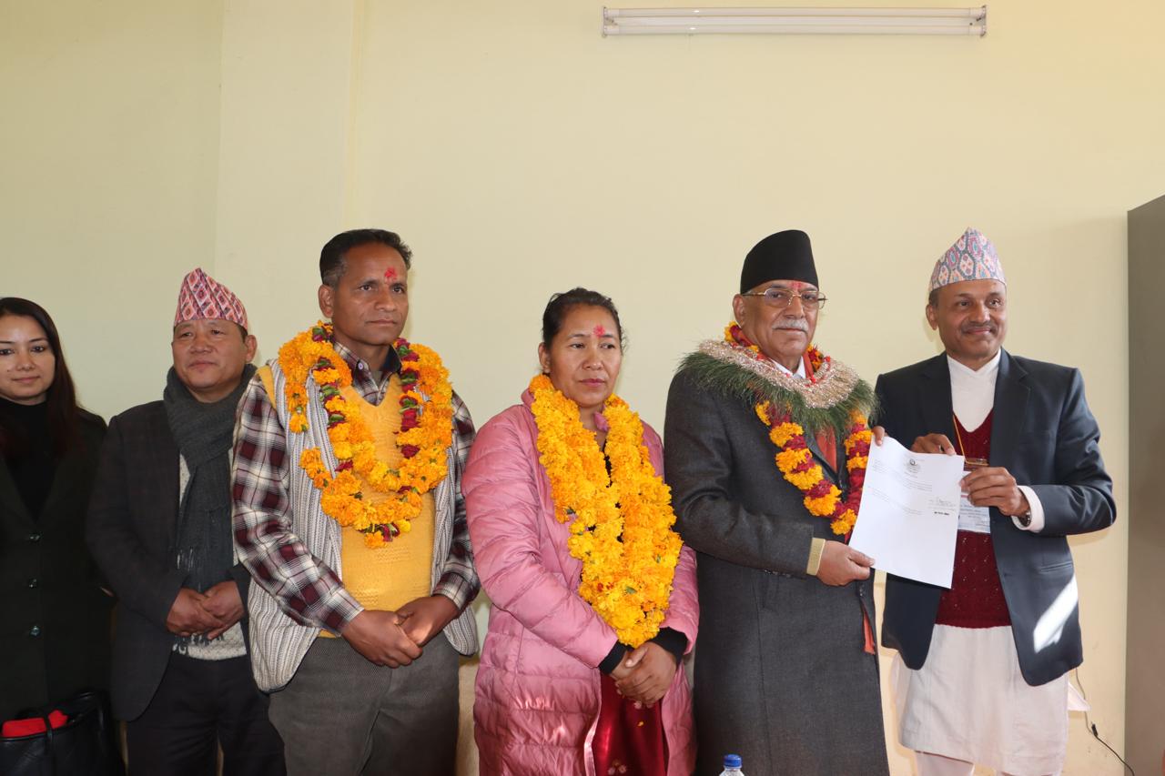 संयोजक प्रचण्डले शहिद पुत्रको प्रस्तावमा रुकुम पूर्वबाट गराए उम्मेदवारबाट दर्ता