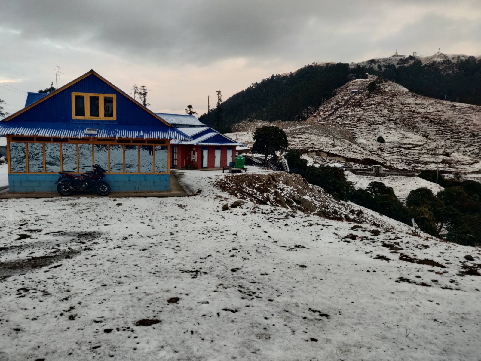 शैलुङ क्षेत्रमा हिउँ पर्न सुरु