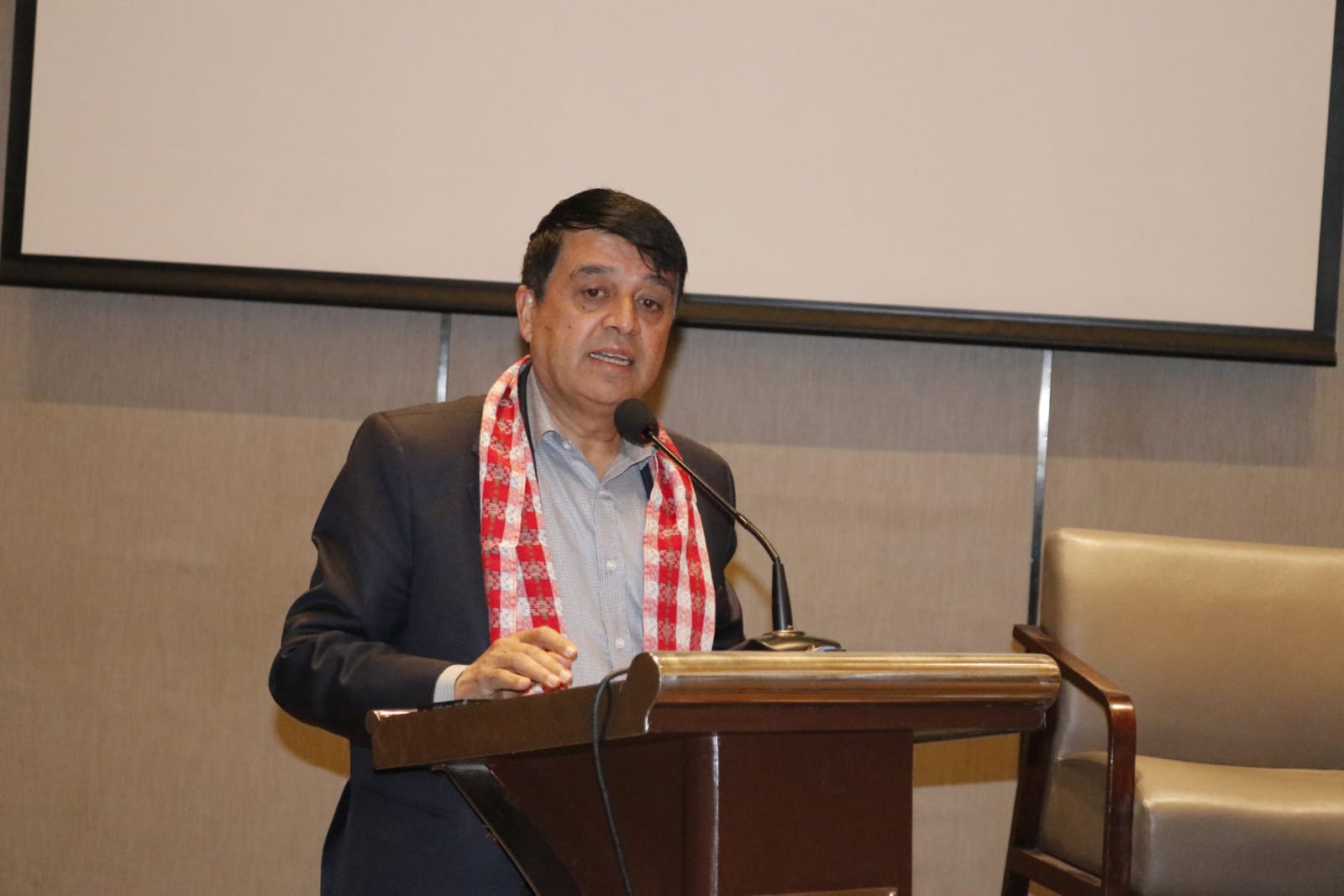 राजनीतिक दलले आर्थिक एजेन्डालाई प्राथमिकतामा राख्नुपर्छ : अध्यक्ष ढकाल