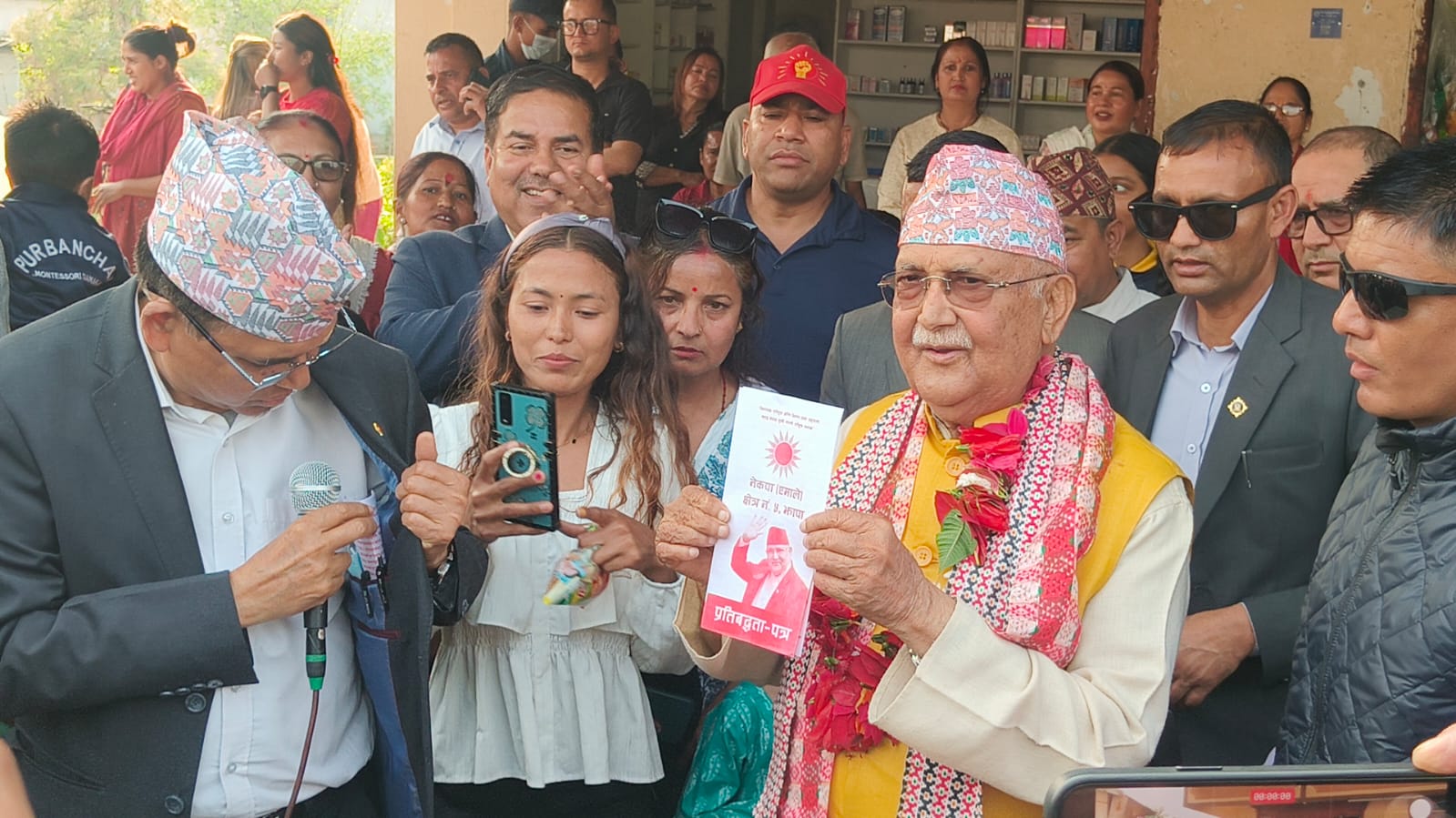 अध्यक्ष ओलीको ४२ बुँदे प्रतिवद्धता: स्टन्टबाजी र पपुलिस्टहरूले फाइदा लिन थालेको ठहर