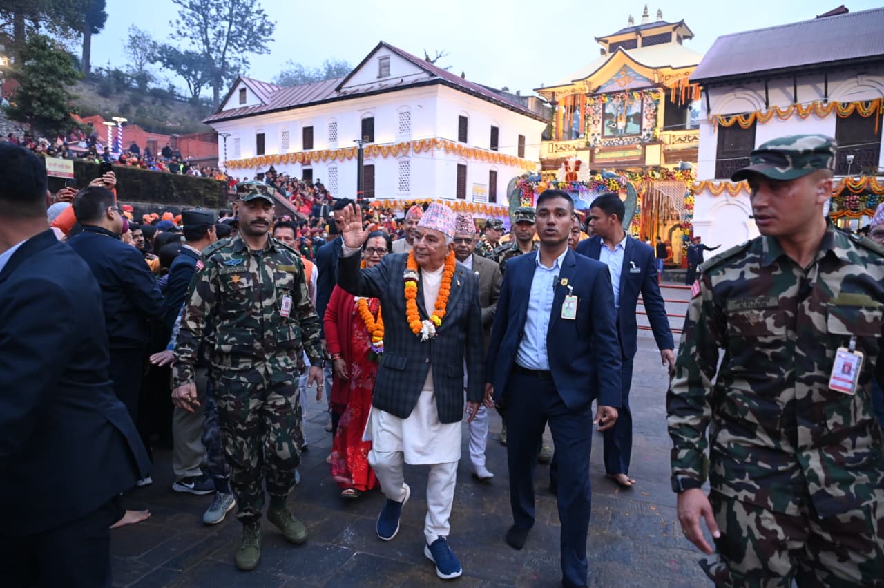 राष्ट्रपति रामचन्द्र पौडेलद्वारा महाशिवरात्रिमा पशुपतिनाथ मन्दिरमा पूजाआराधना